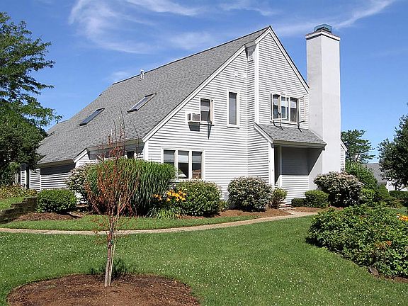 3rd image of 4 Spicebush Terrace #4
