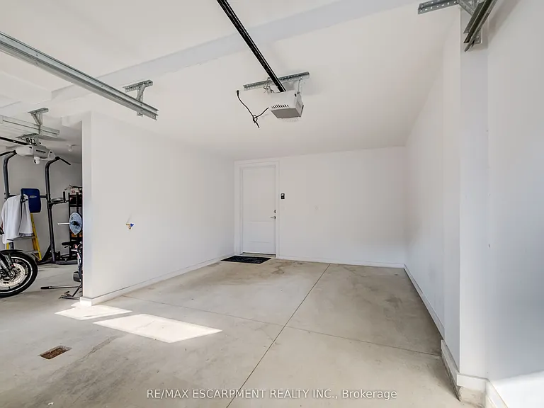 247 Burke St — Photo 35