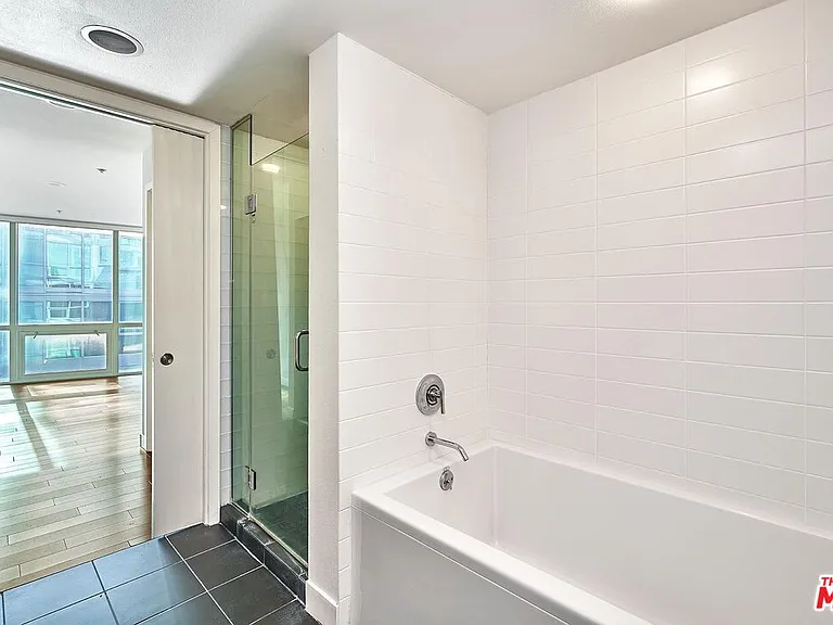 901 S Flower St #500 — Photo 33
