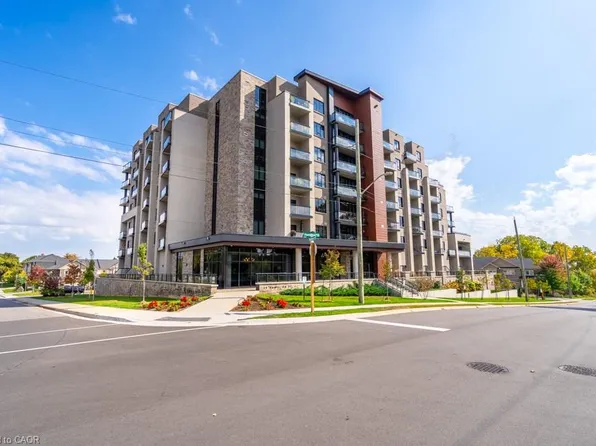 30 Hamilton St S #213, Hamilton, ON L8B 1V8