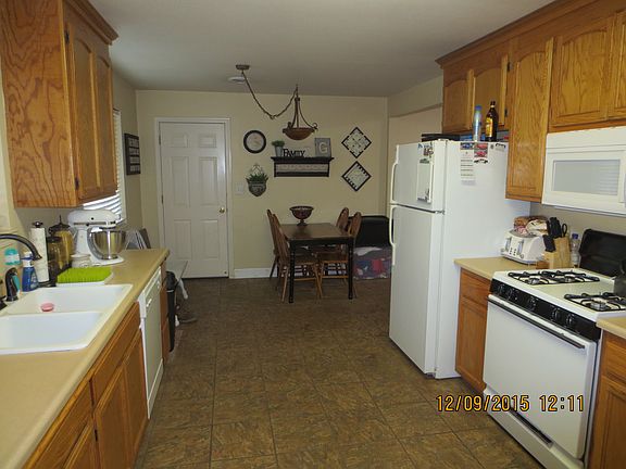 5th image of 235 San Joaquin Dr