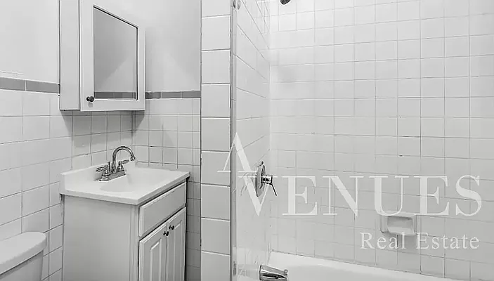 Rented by Avenues Real Estate | media 14