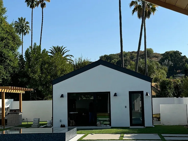 1 Bedroom Pool House with Kitchenette