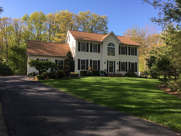 2nd image of 702 Garden Ct
