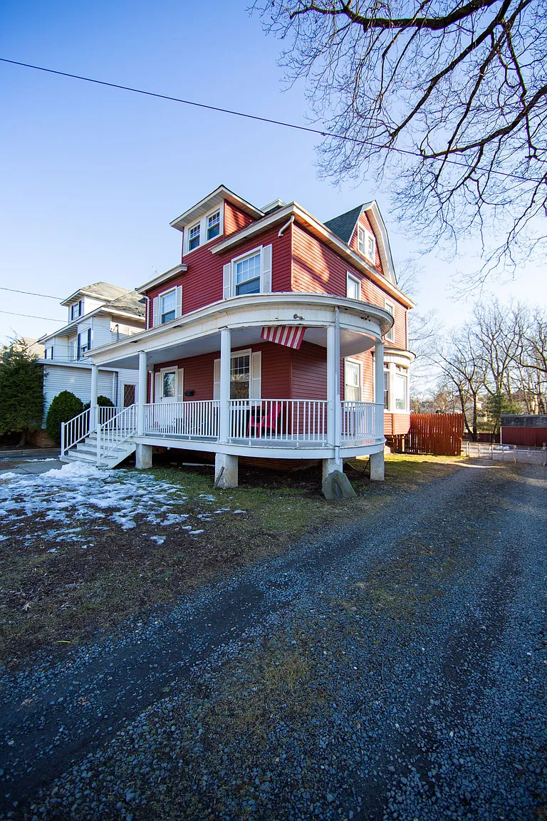 24 W Union Ave photo 1