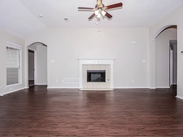 2809 Berry Hl — Photo 5
