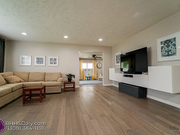 2nd image of 2445 Lamar Ave