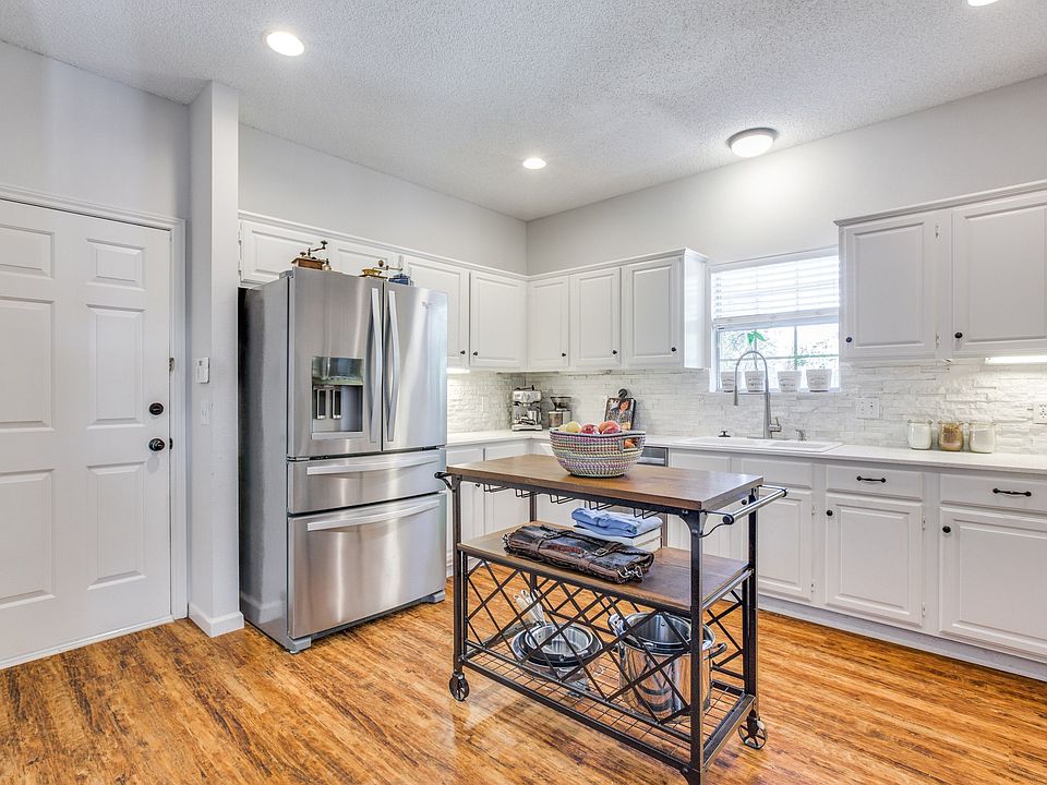 17905-windflower-way-dallas-tx-112-High-Res-9.jpg