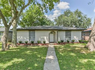 514 S 7th St, La Porte, TX 77571