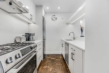 415 East 37th Street, #9L