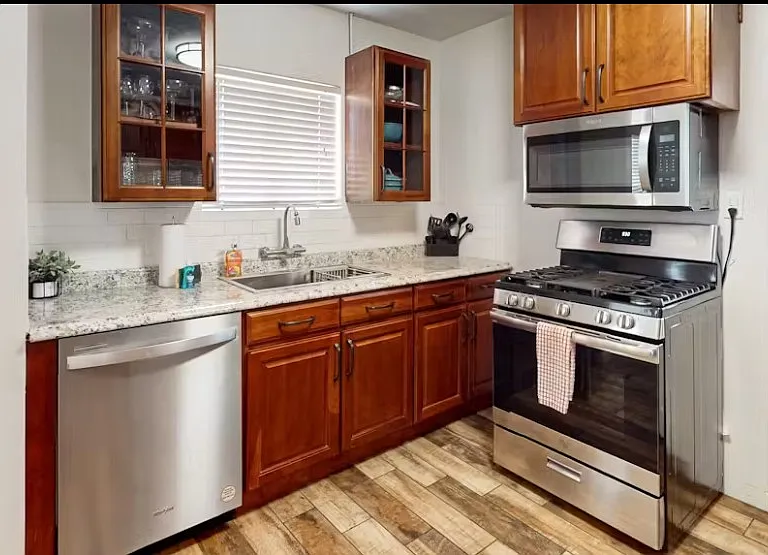 15 W Mission Ln — Photo 6