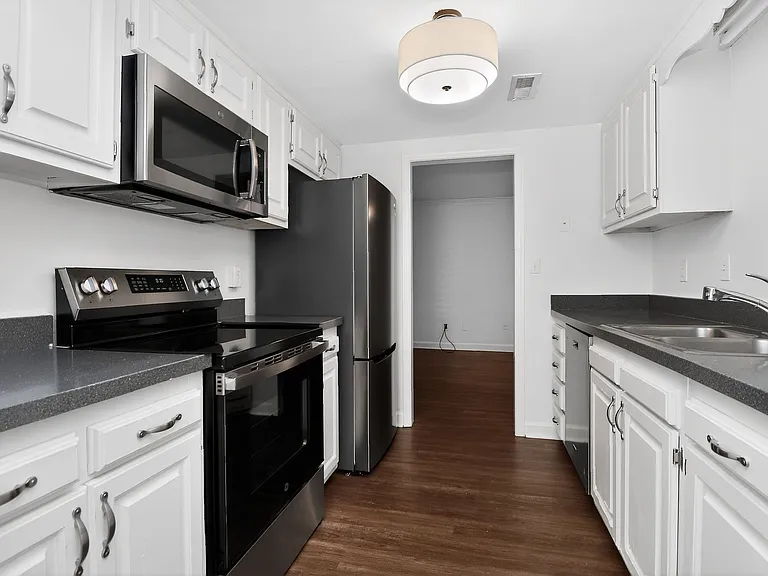 1819 Sabrina Ct — Photo 8