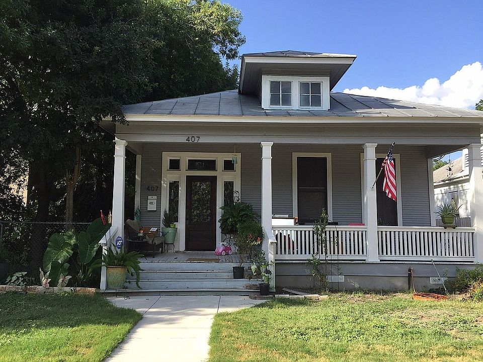 1st image of 407 Devine St