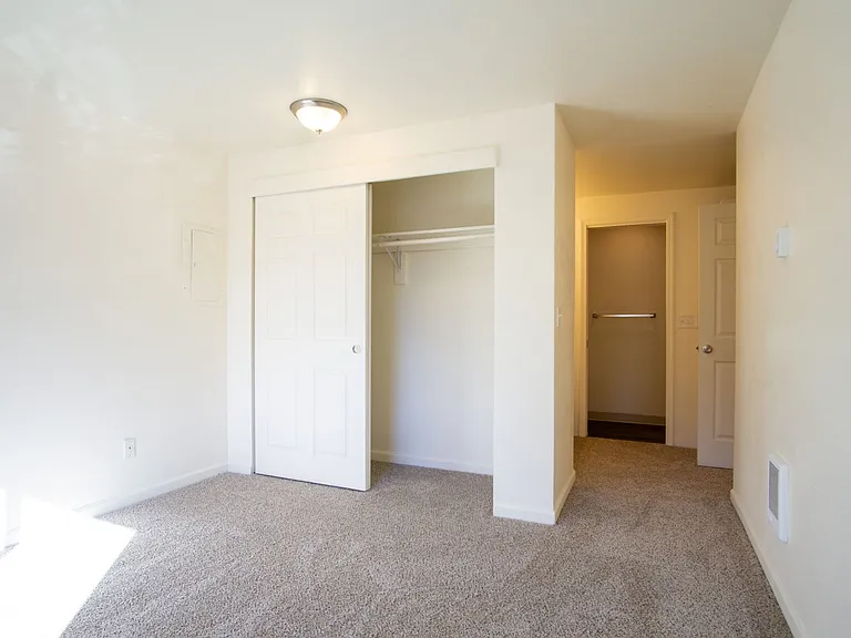 147A - Park Place Apartments — Photo 18