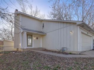 9042 W 83rd Ter, Overland Park, KS 66212
