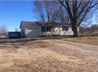 19904 Echo Rd, Phillipsburg, MO 65722