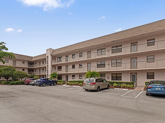 3rd image of 10442 Sunrise Lakes Boulevard #207