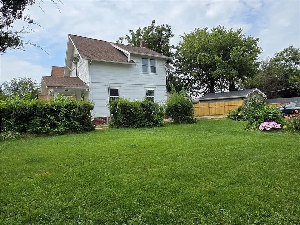 2 bed, 1005 sqft, $1,400 — Photo 2