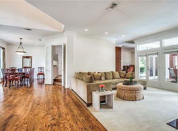 3rd image of 1951 Wood Dale Cir