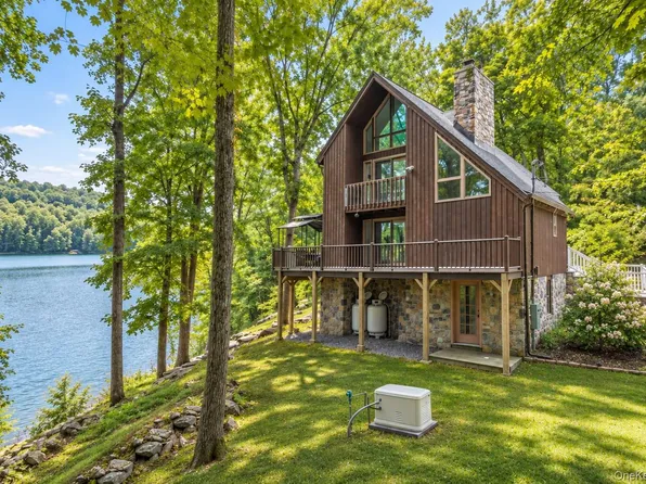 17 Tiger Trail W, Carmel, NY 10512