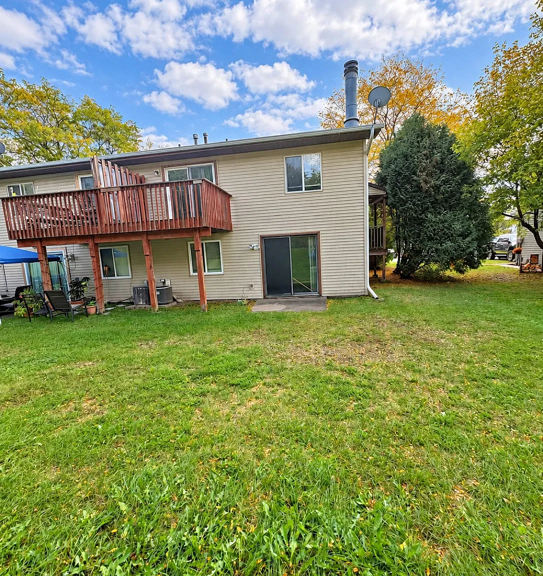3 bed, 1.5 bath, 1500 sqft, $2,100 — Photo 4