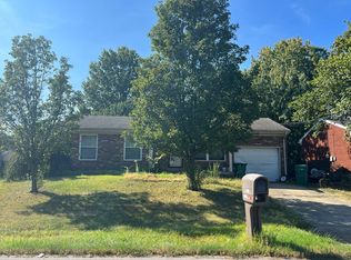 301 Blossom Rd, Louisville, KY 40229