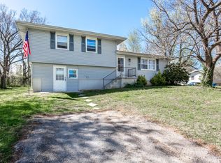 10 Hillside Dr, Nixa, MO 65714