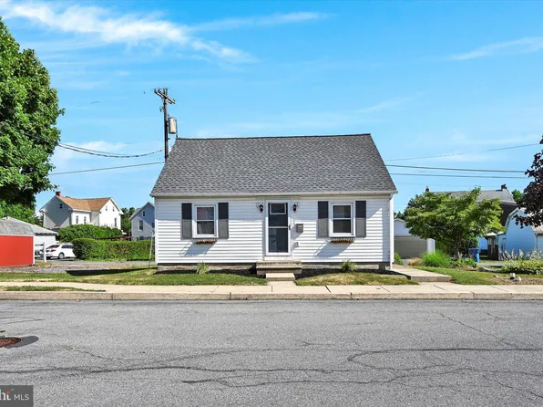 125 E Barkley St, Topton, PA 19562