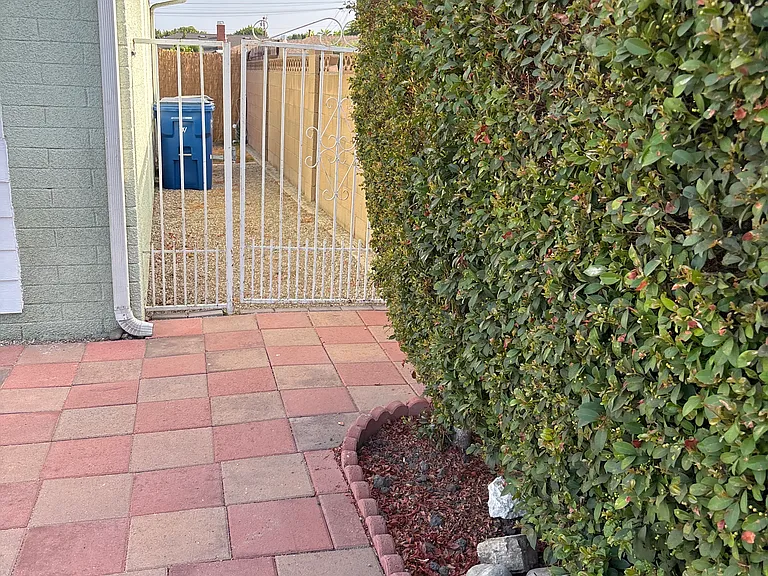 15821 Santa Fe St — Photo 22