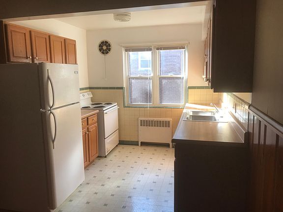3rd image of 6102 Dryden Ave #4