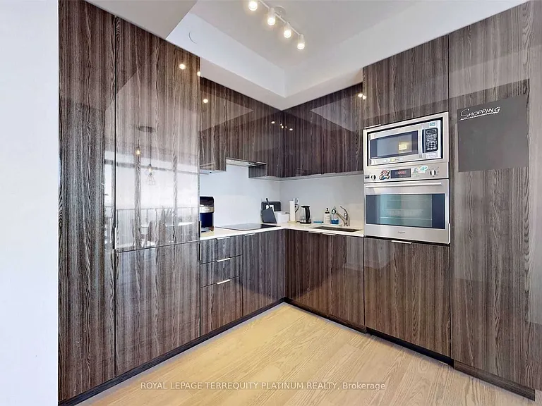 11 Wellesley St W #6005 — Photo 7