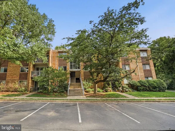 8003 Chanute Pl APT 8, Falls Church, VA 22042