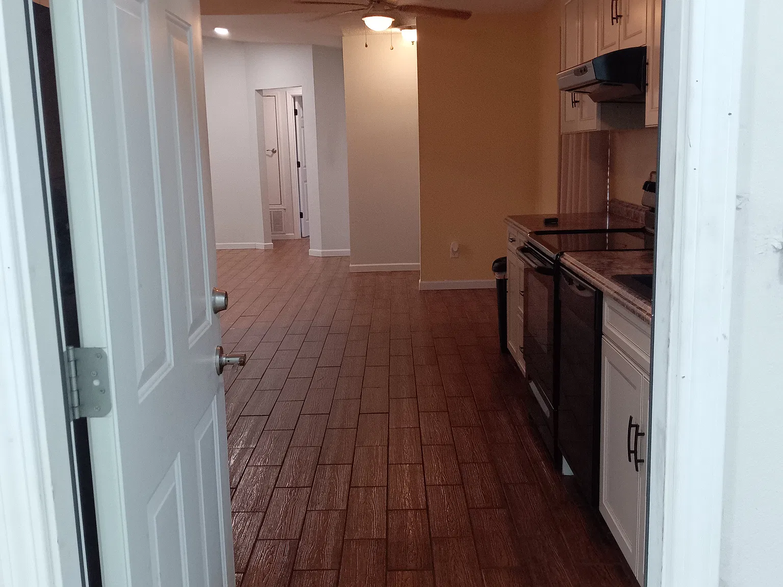 3 bed, 1222 sqft, $1,900 — Photo 3