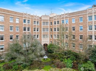 5810 Cowen Pl NE APT 106, Seattle, WA