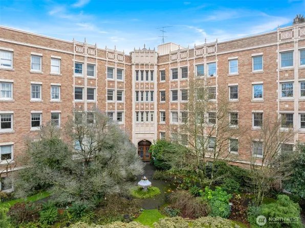 5810 Cowen Place NE #106, Seattle, WA 98105