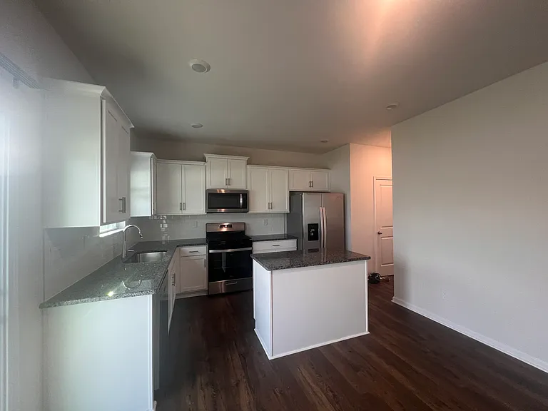 8185 Kennesaw Dr — Photo 10