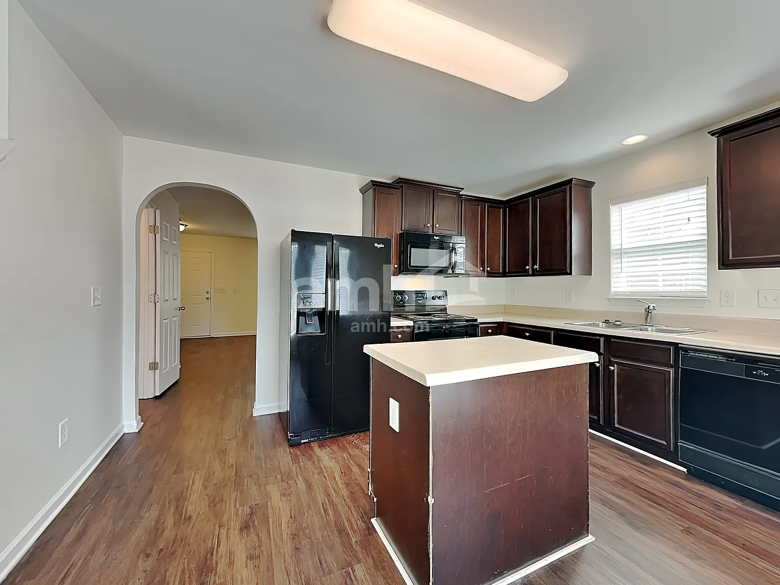 4 bed, 2.5 bath, 1675 sqft, $1,965 — Photo 3