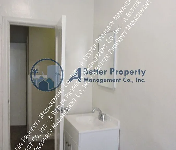 915 E Ocean Blvd #1 — Photo 10