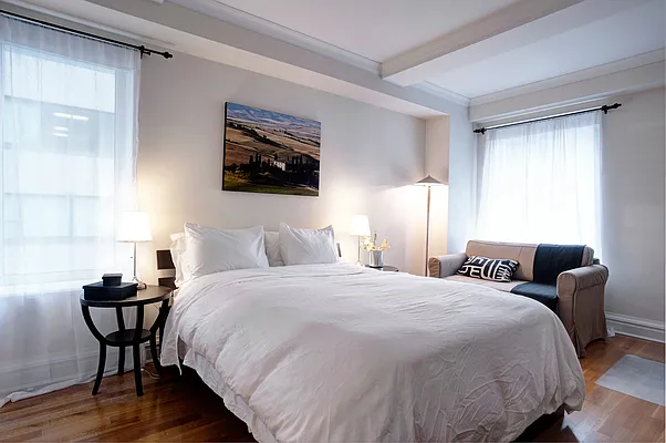 Rented by CORE | media 9