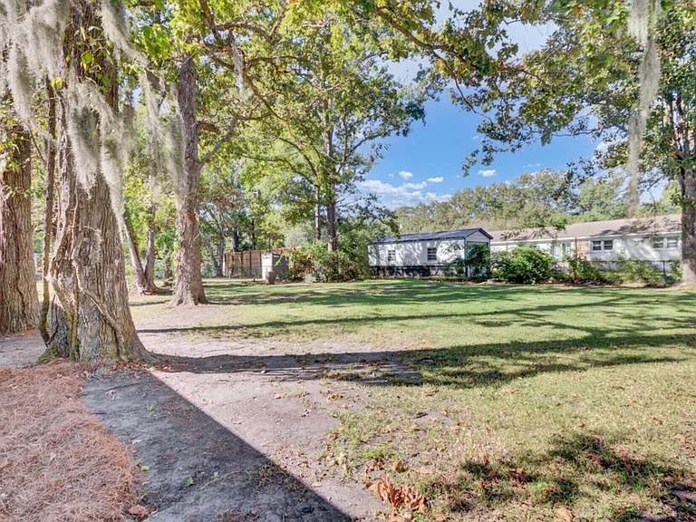 235 Mary Scott Dr — Photo 28