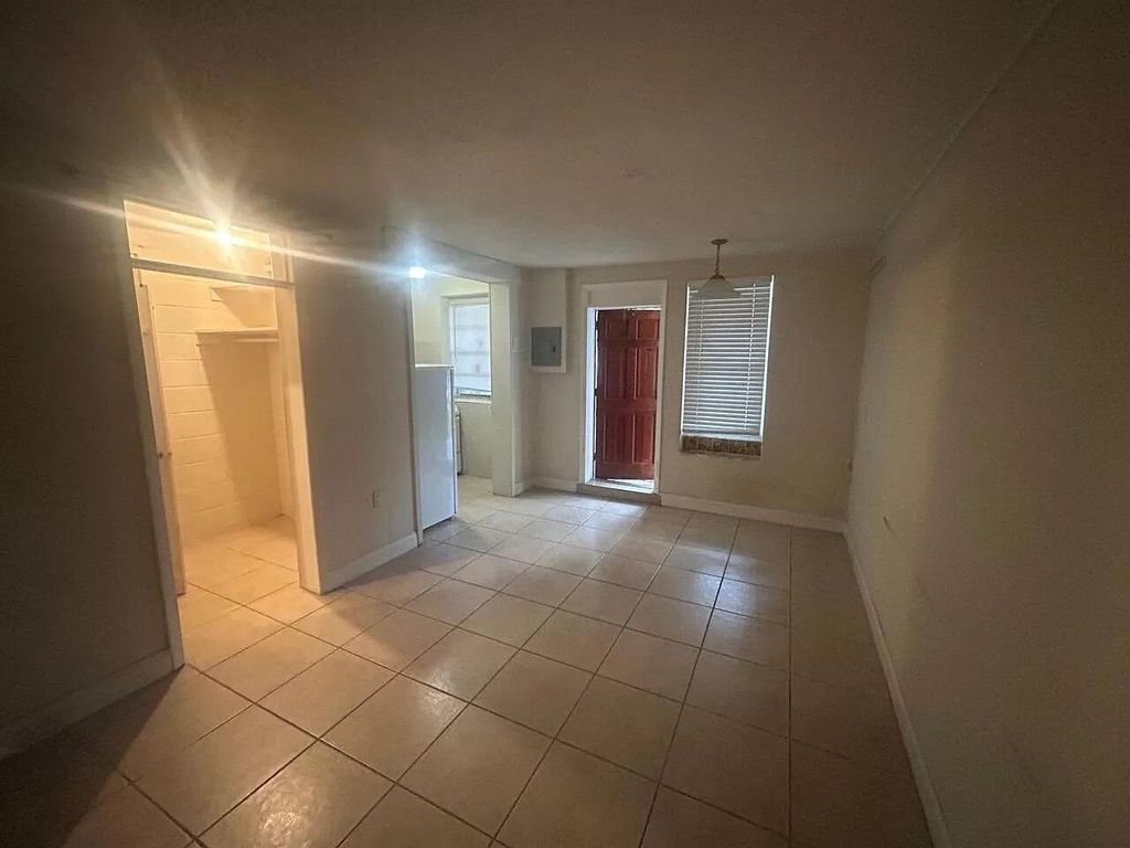 3312 SE 7th St APT 2B, photo 3