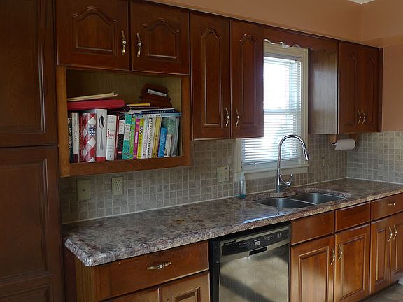 4th image of 2818 Fernwood Ave