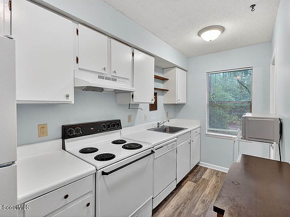 4th image of 800 Mallery St APT 33