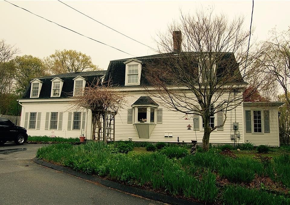 1st image of 142 Whitehall Avenue