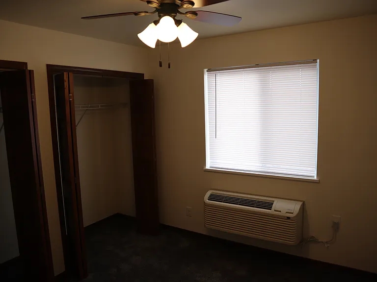 Dreamsville Apartments — Photo 22