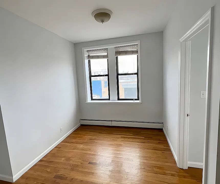 1st image of 4004 36th Ave APT 4E