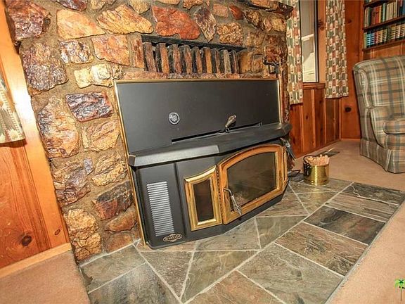 5th image of 39179 Buckthorn Rd