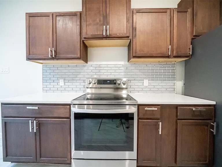 3239 Pine St — Photo 18