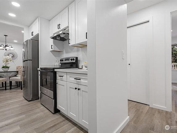 3rd image of 9906 NE 124th Street #1110