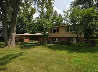 24675 S Cromwell Dr, Franklin, MI